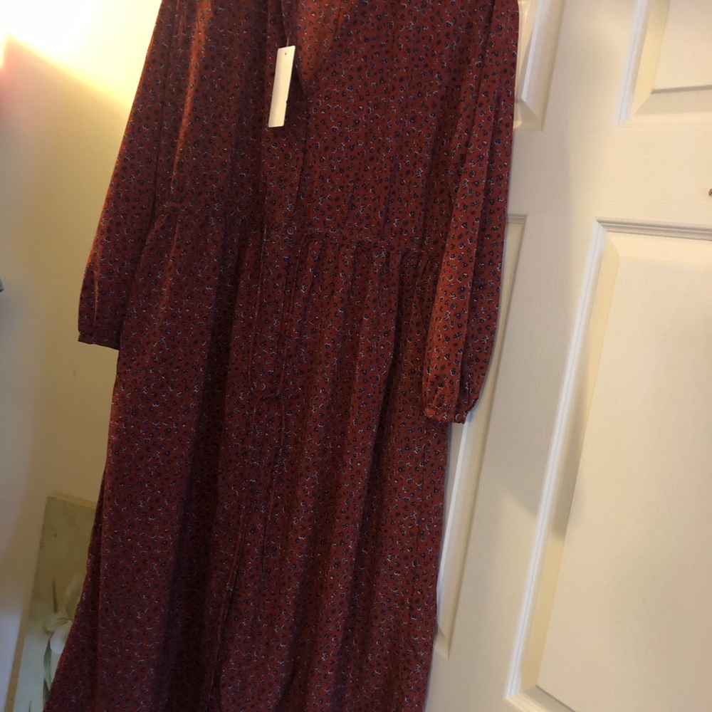 Brand new dress, never worn, (too big)